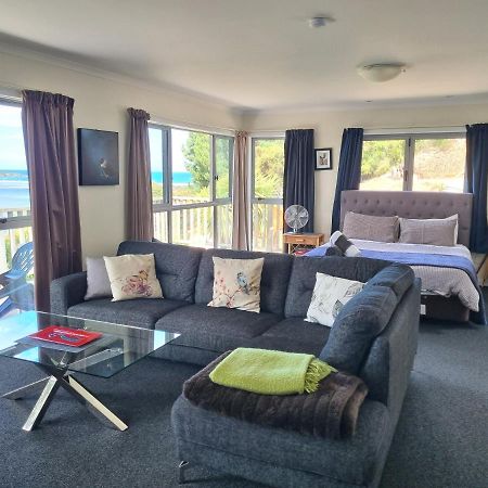 Tree House Apartment Taieri Mouth Luaran gambar