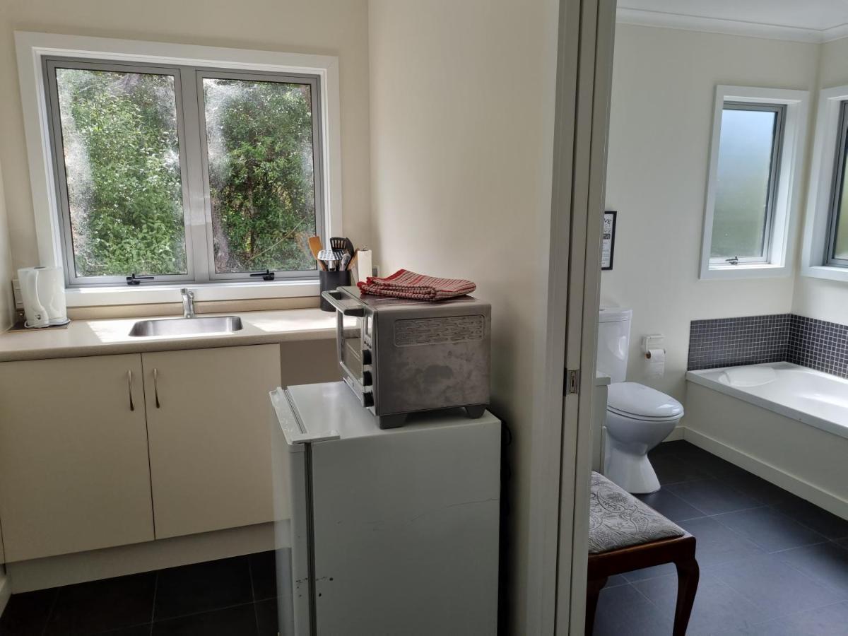 Tree House Apartment Taieri Mouth Luaran gambar